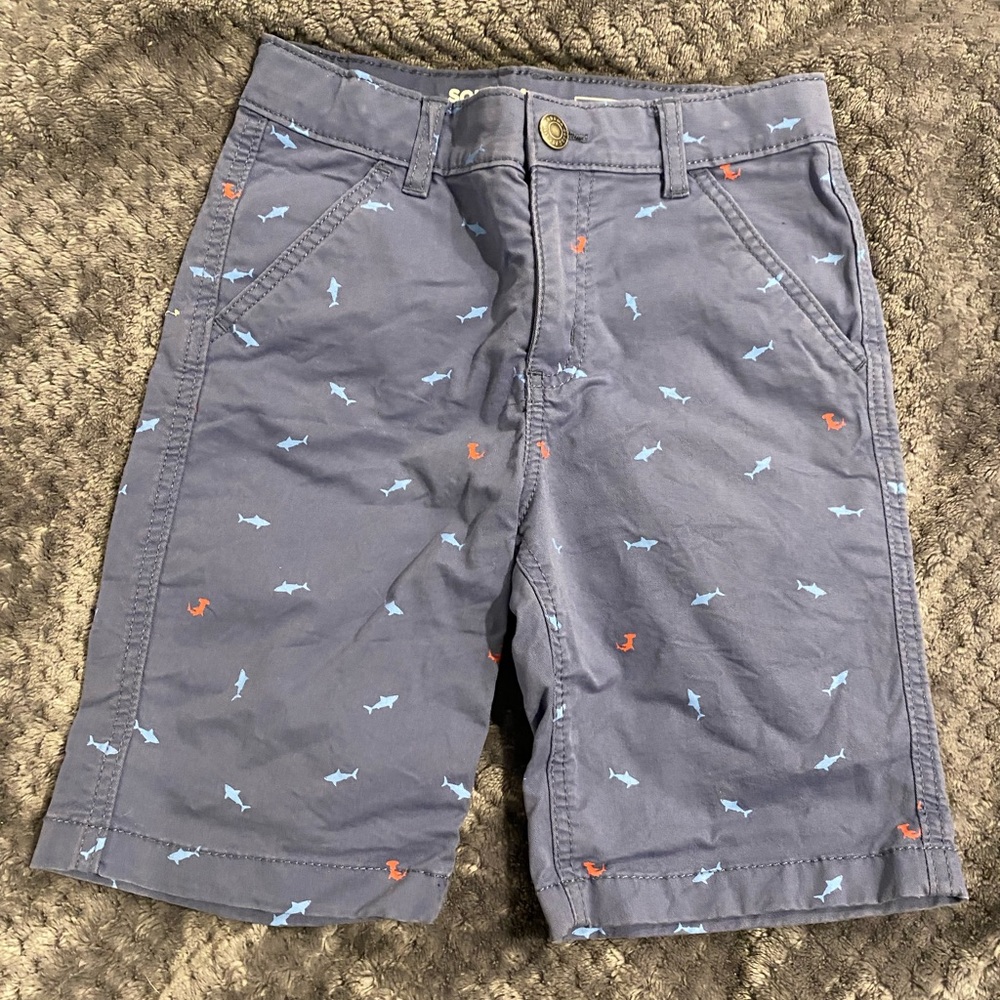 NWOT Adorable EC boys sz7X blue flat front short with blue and red sharks